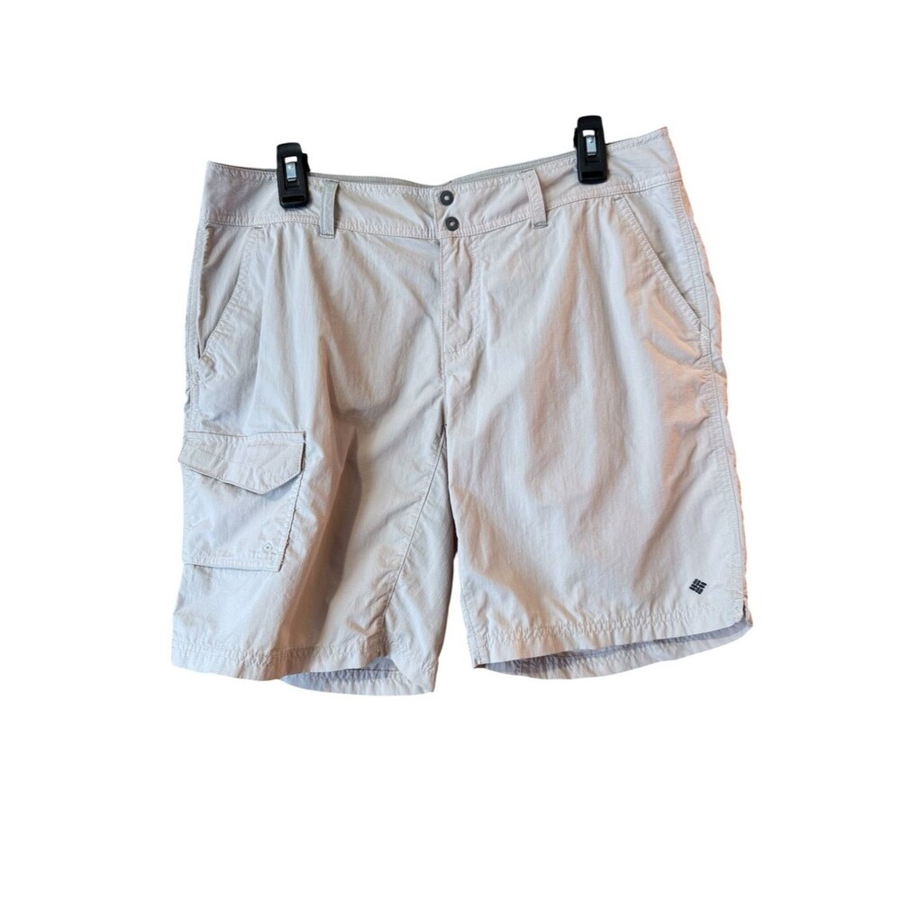Columbia Women’s Tan Outdoor Cargo Shorts gorpcore 10